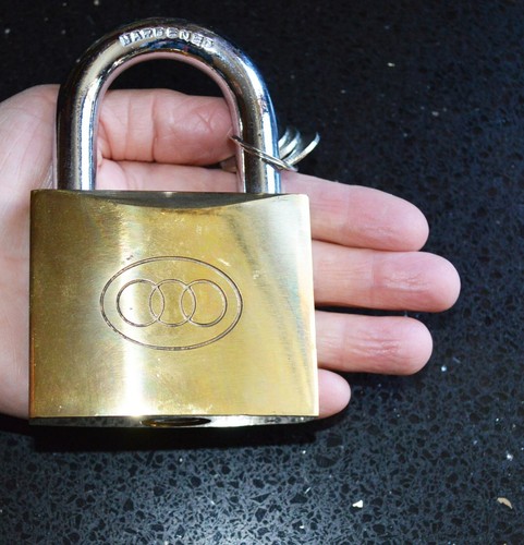 Tri circle padlock - with, keys